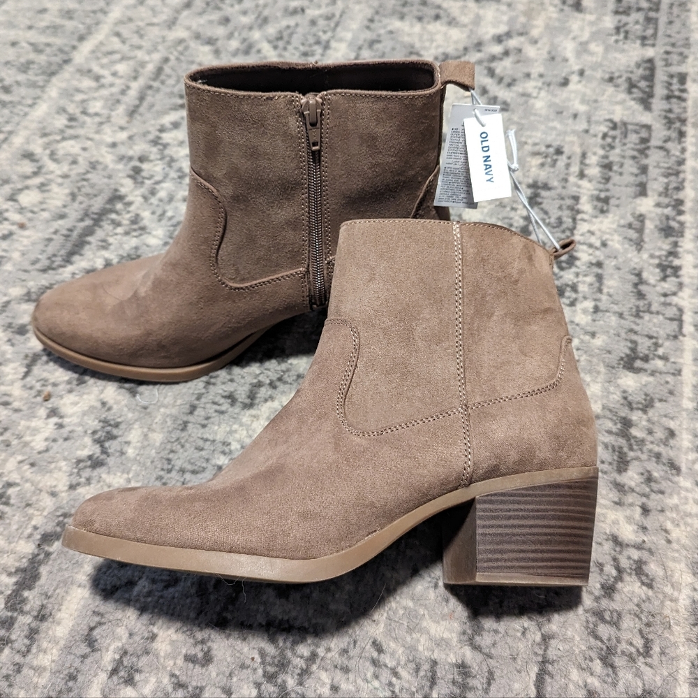 NWT Suede Booties 🤎🍂 - Picture 4 of 7
